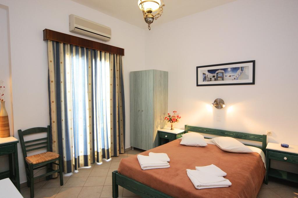 Anna Platanou Hotel Páros Rom bilde